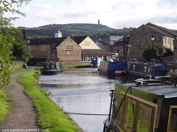 Huddersfield Broad Canal looking south