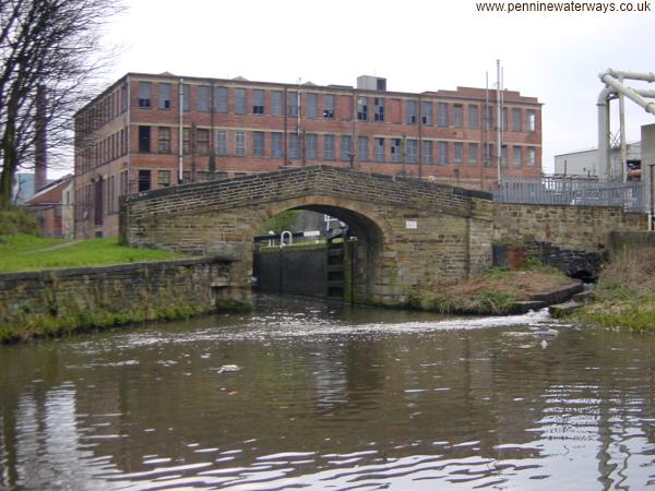 Joe Kayes Bridge, Huddersfield Broad Canal