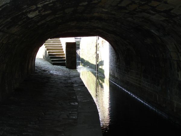 Lock 4e, Longroyd Bridge