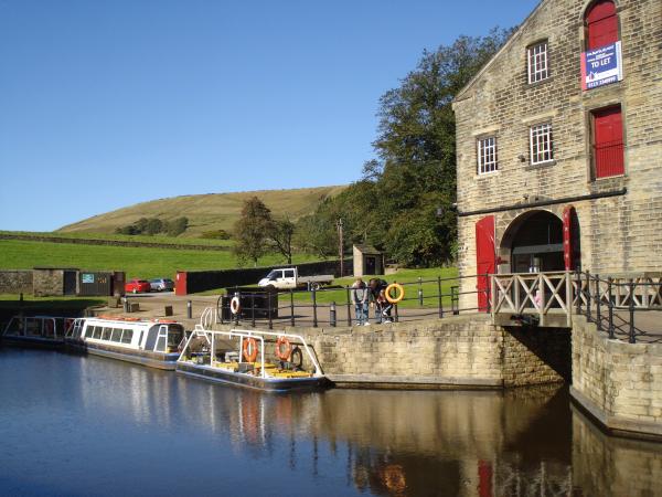  Standedge Visitors' Centre 