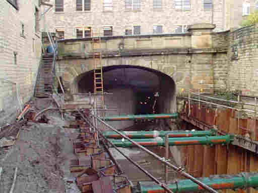 Queen St bridge