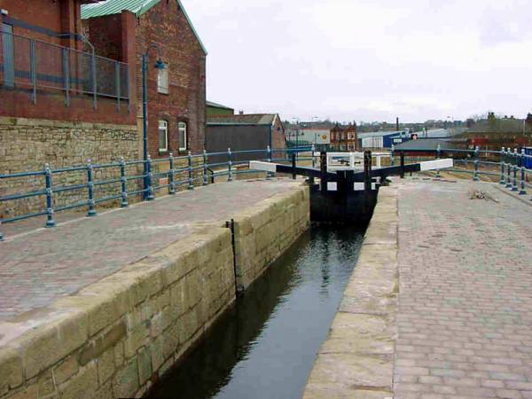 Lock 5W, Stalybridge