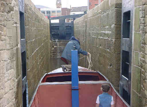 Lock 5W, Stalybridge