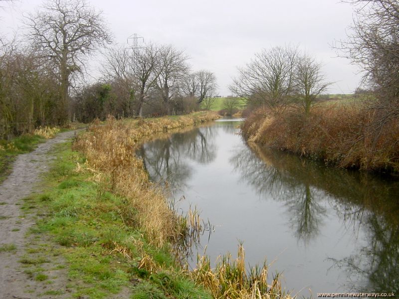 Barnsley Canal near Oakenshaw Lane