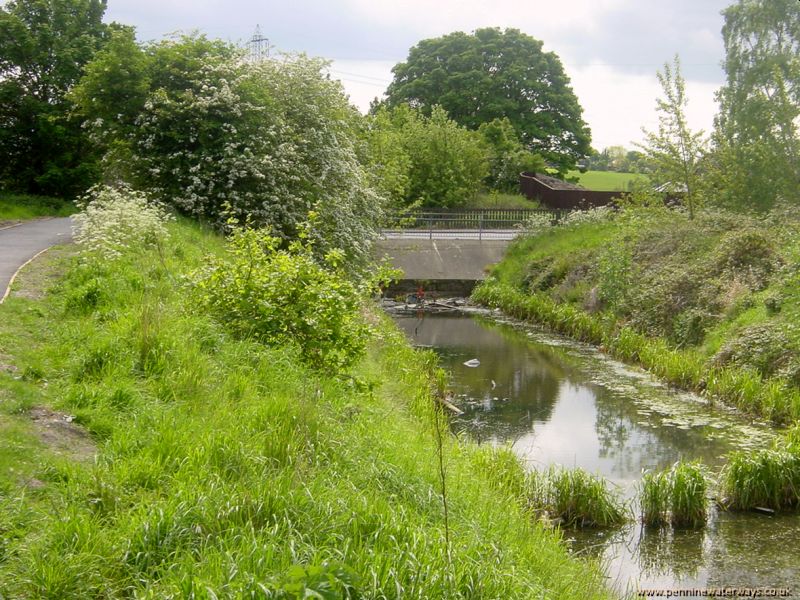 Royston Bridge, Barnsley Canal