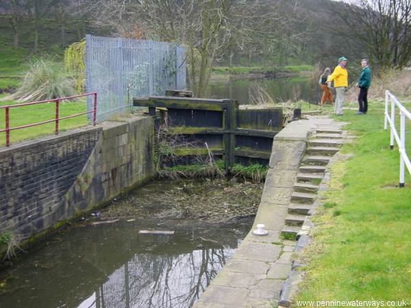 old lock at Brookfoot, Calder and Hebble Navigation