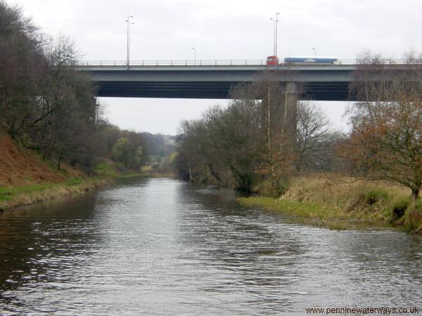 M62 viaduct, Kirklees Cut, Calder and Hebble Navigation