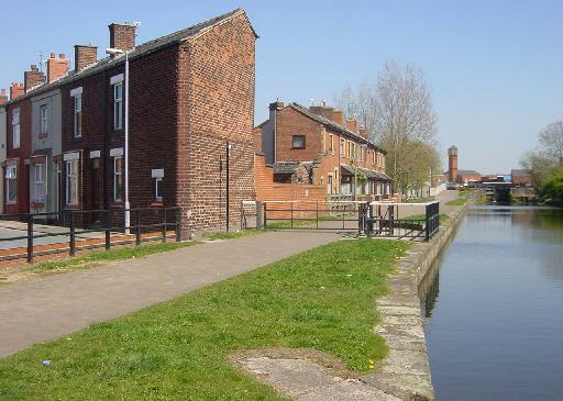 Canal Terrace and Lock 81, Wigan