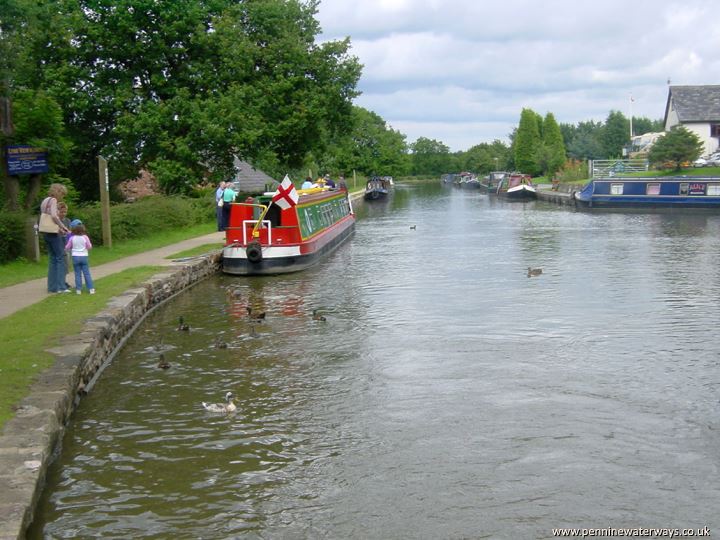 Fourlane Ends, Macclesfield Canal