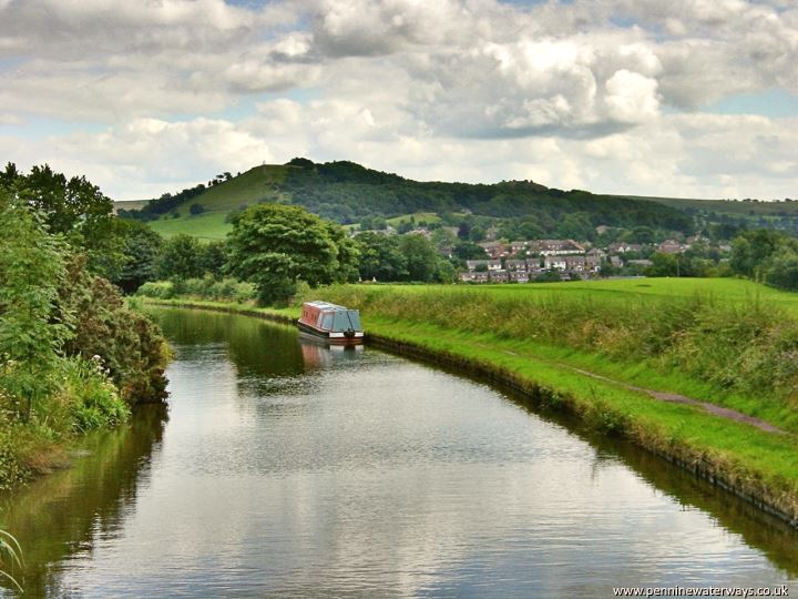 Approaching Bollington, Macclesfield Canal