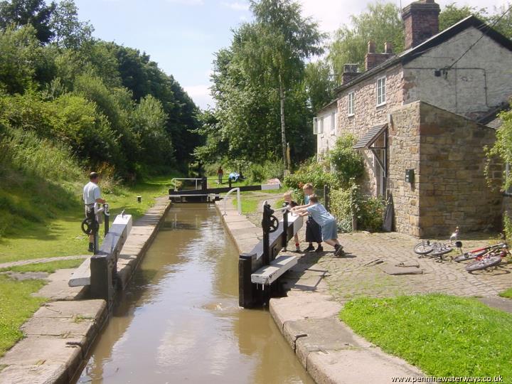 Hall Green Stop Lock, Macclesfield Canal