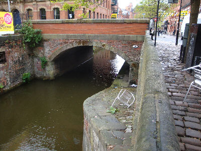 Central landing - old section of towpath under Sackville Street