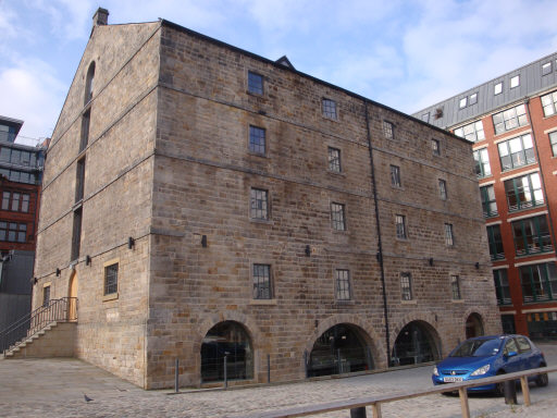 Dale Street Warehouse, Rochdale Canal