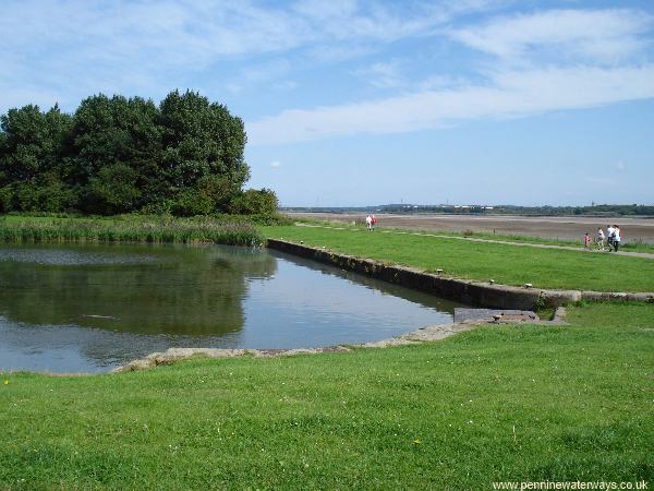 Spike Island, Sankey Canal