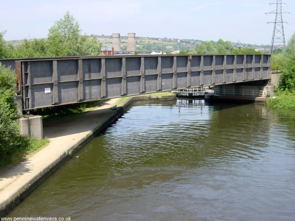 railway bridge at Tinsley Locks